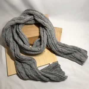 GAP cashmere blend cable knit scarf